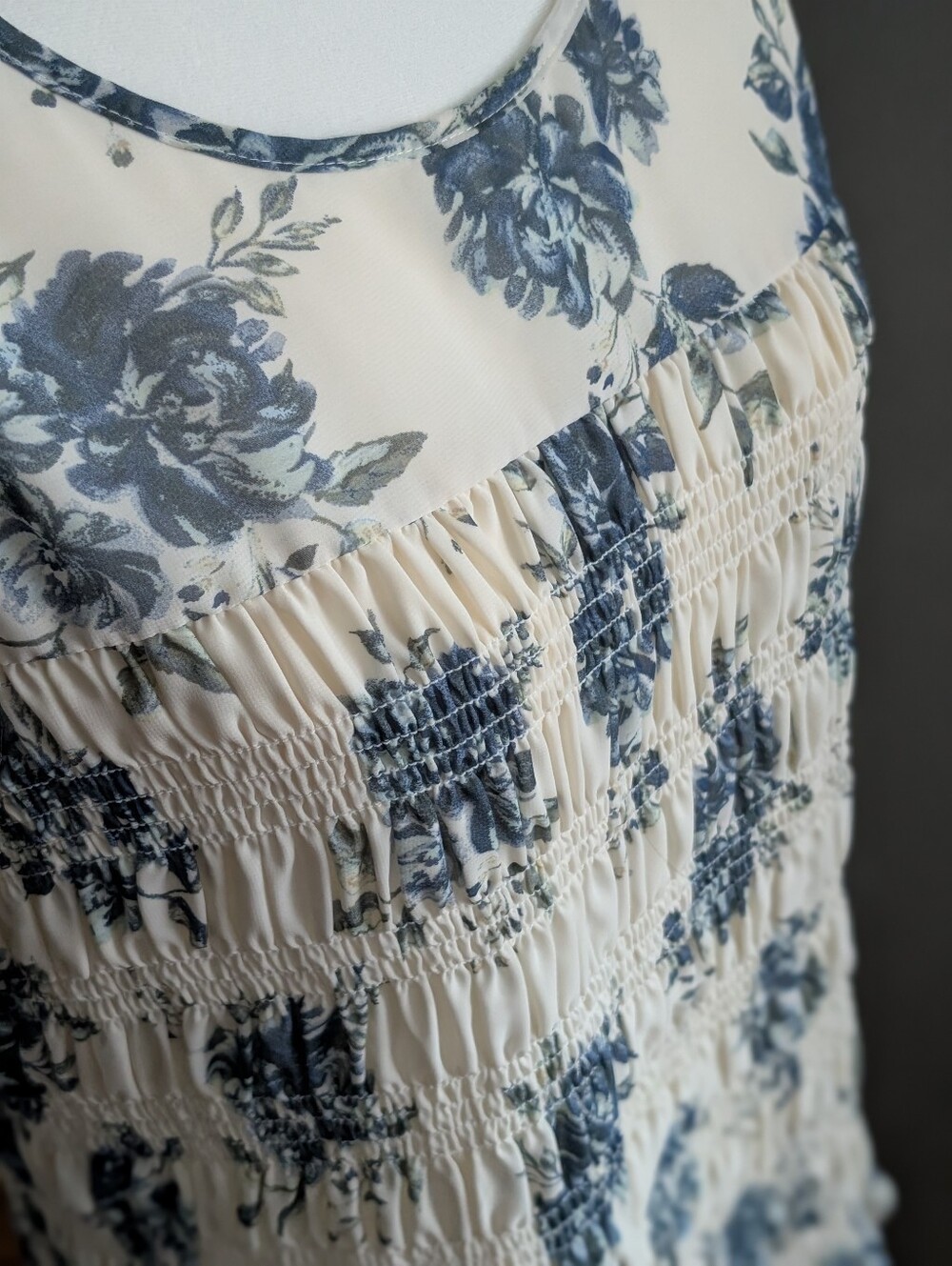 Blue and White Floral Chiffon Smocked Tank Top XL Cream Cottagecore - Picture 2 of 6